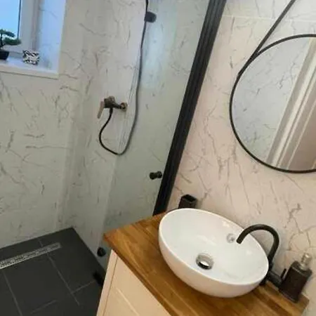 Apartman Petra La Poarta Schei Bv Brassó