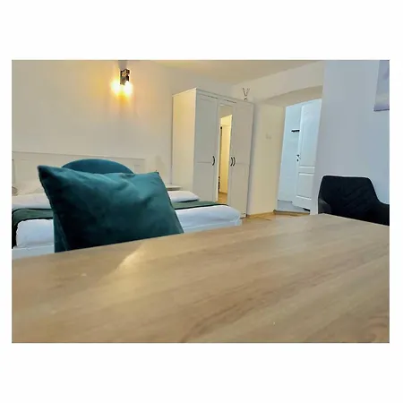 Apartman Petra La Poarta Schei Bv Brassó