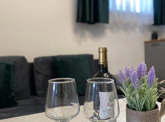 Petra La Poarta Schei Bv