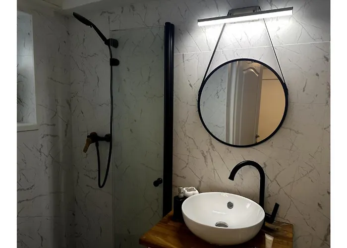 Petra La Poarta Schei Bv