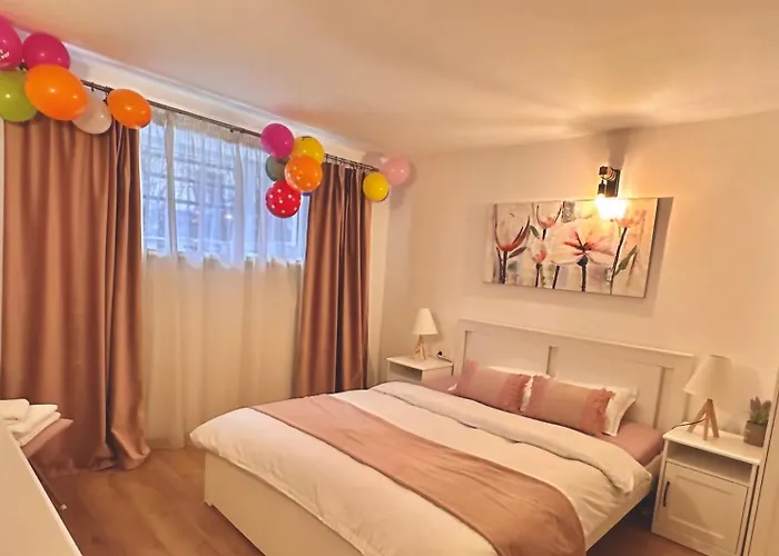 Apartment Petra La Poarta Schei Bv